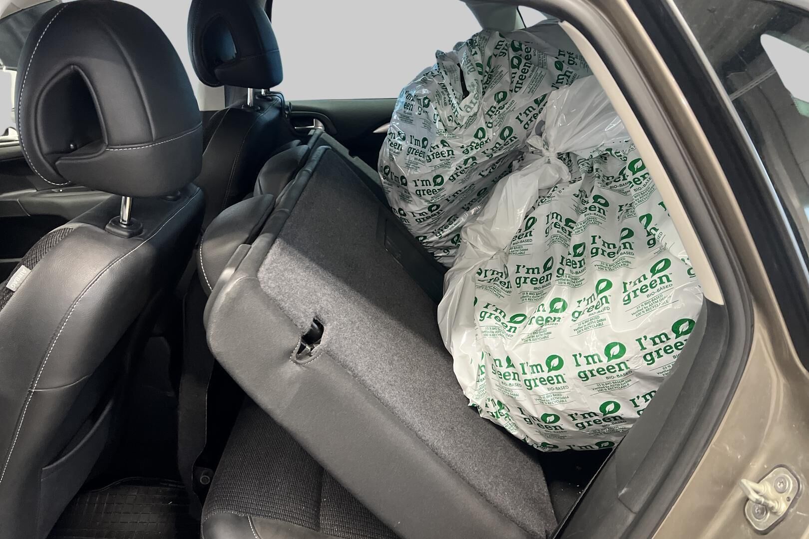 Citroen C4 iso kuva 9