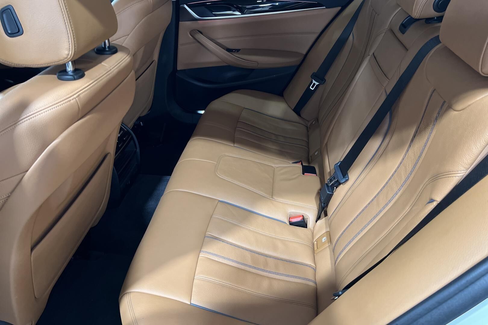 BMW 5-SARJA iso kuva 10