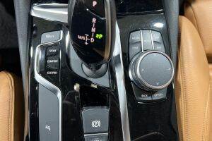 BMW 5-SARJA esikatselu 20