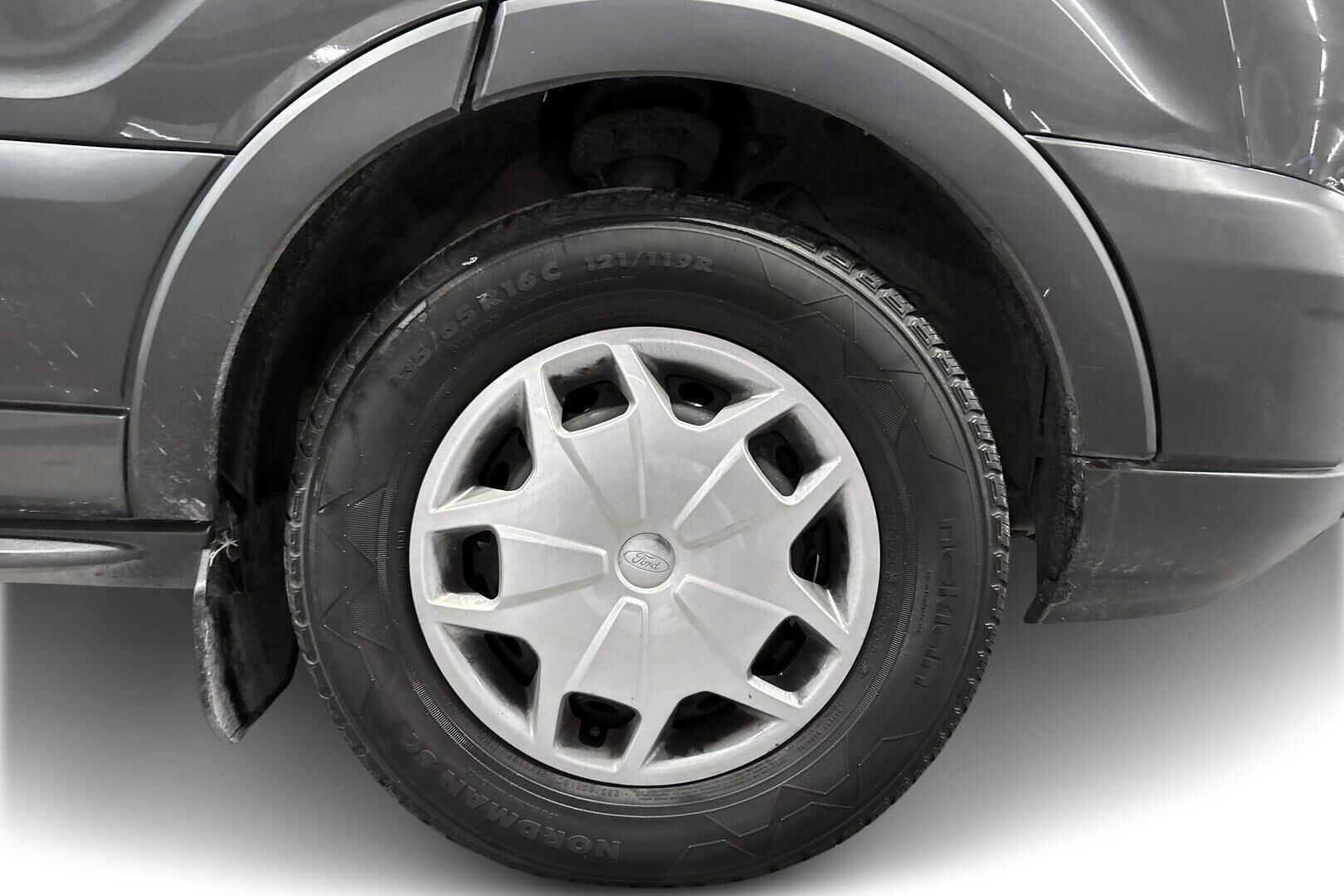 Ford Transit iso kuva 13