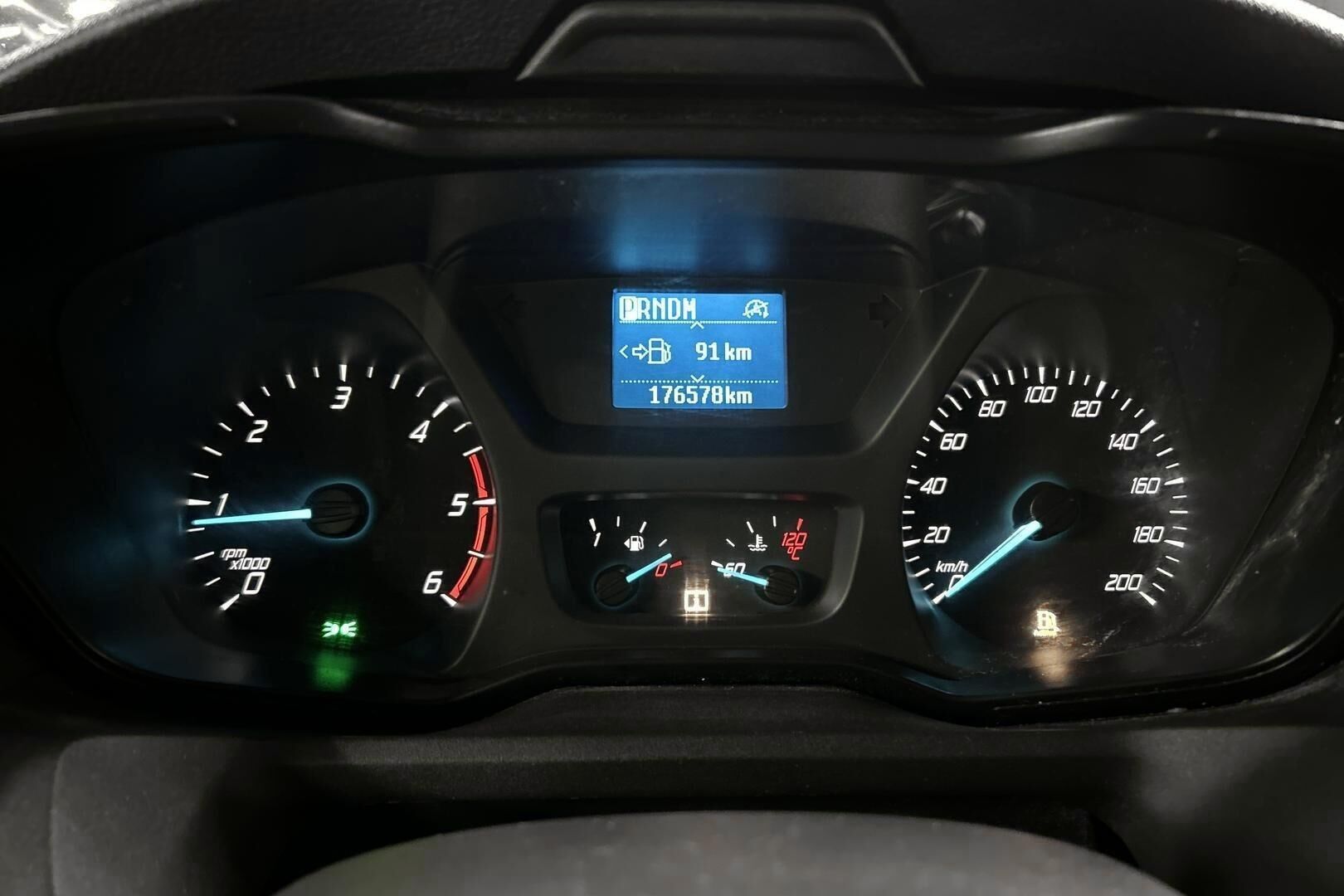 Ford Transit iso kuva 14