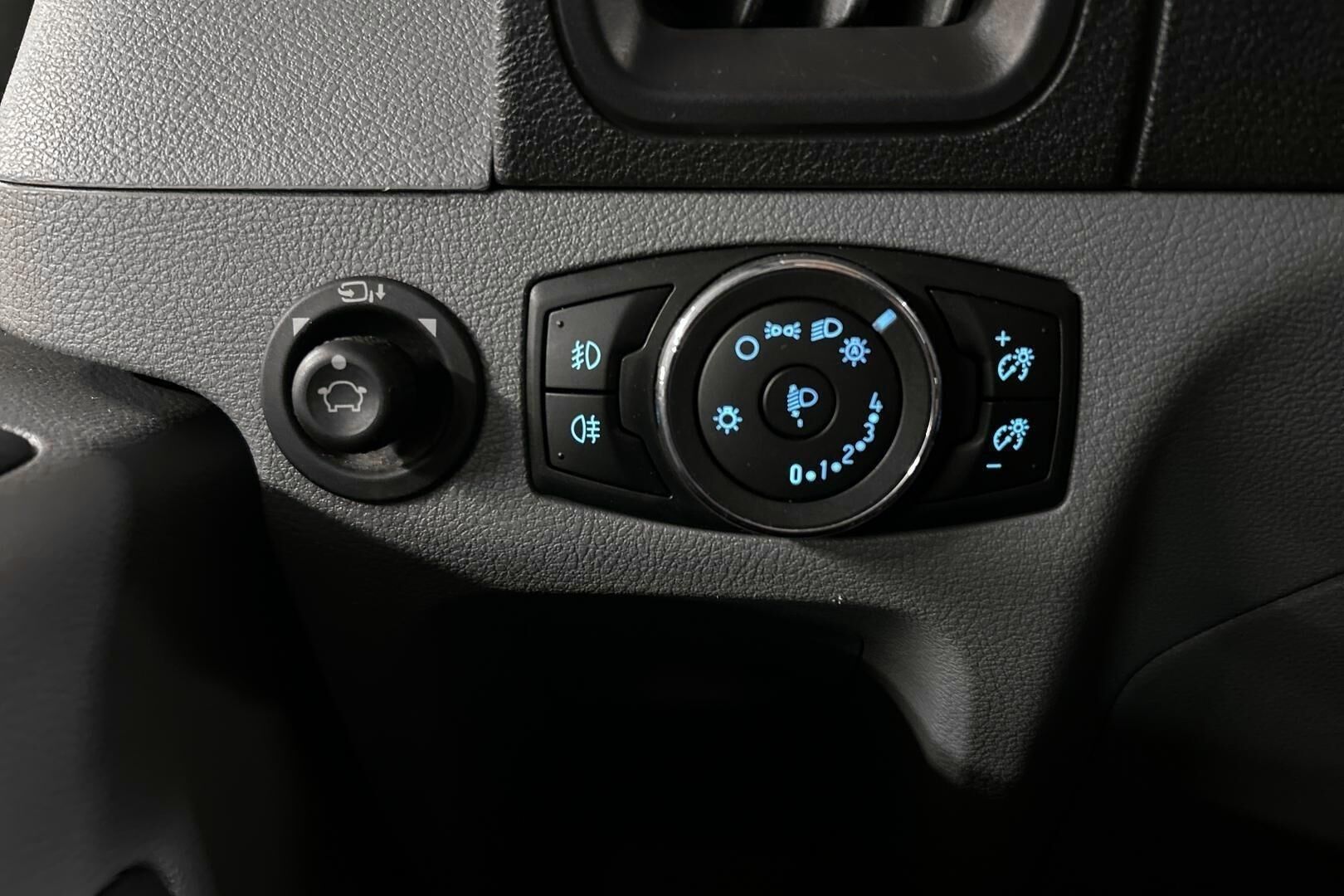 Ford Transit iso kuva 17