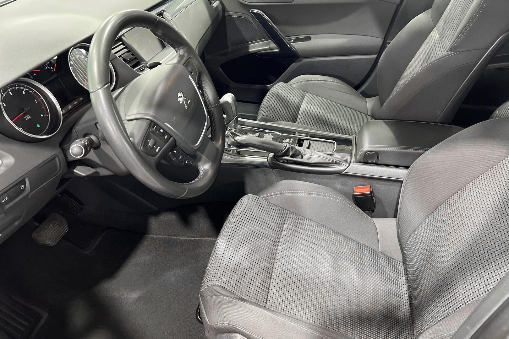 Peugeot 508 iso kuva 9