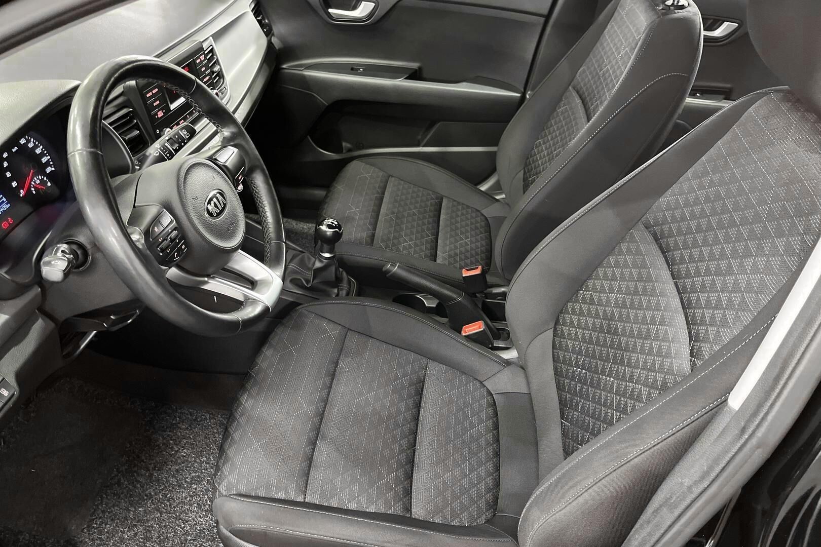 Kia Rio iso kuva 9
