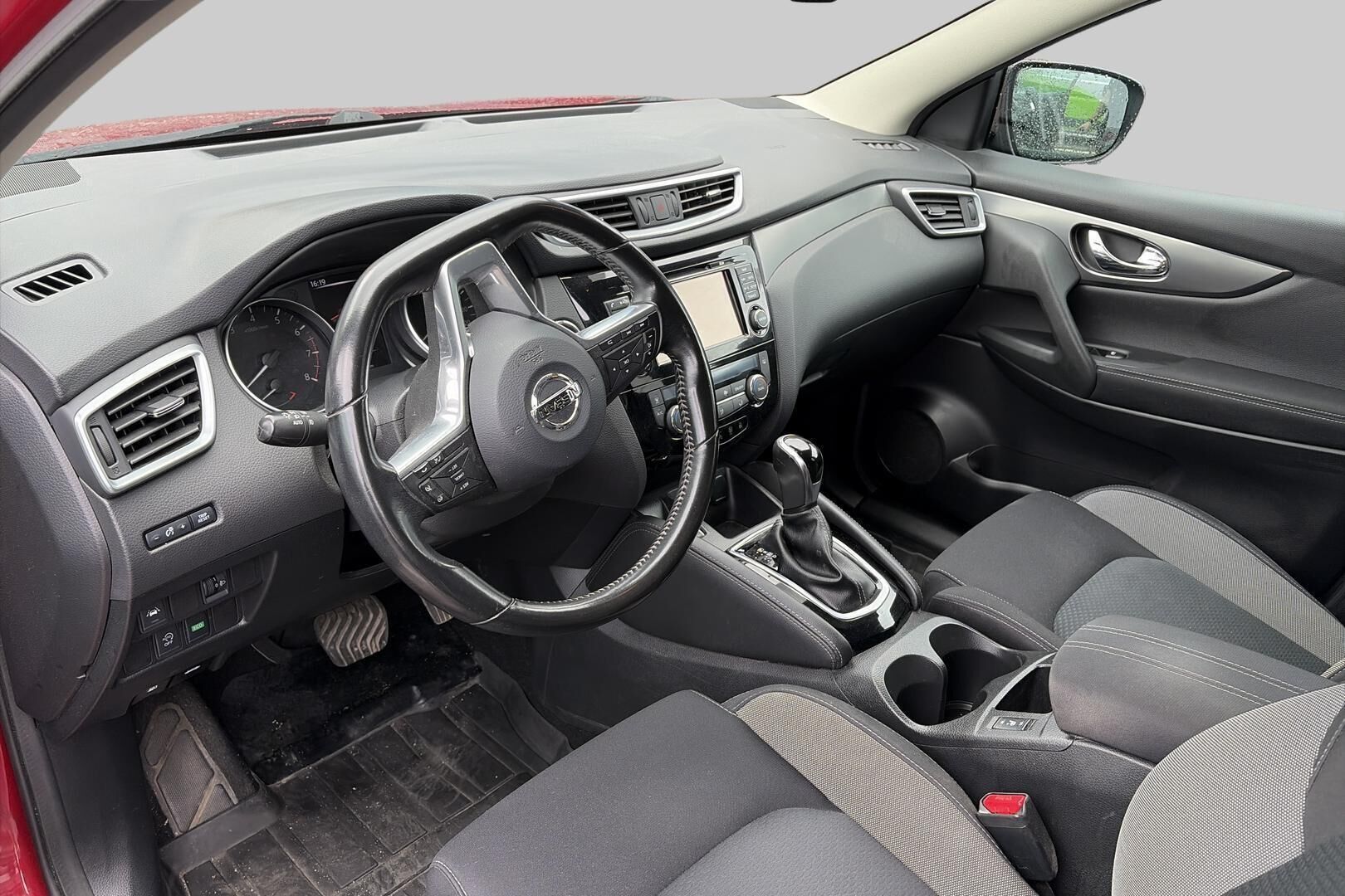 Nissan Qashqai iso kuva 2