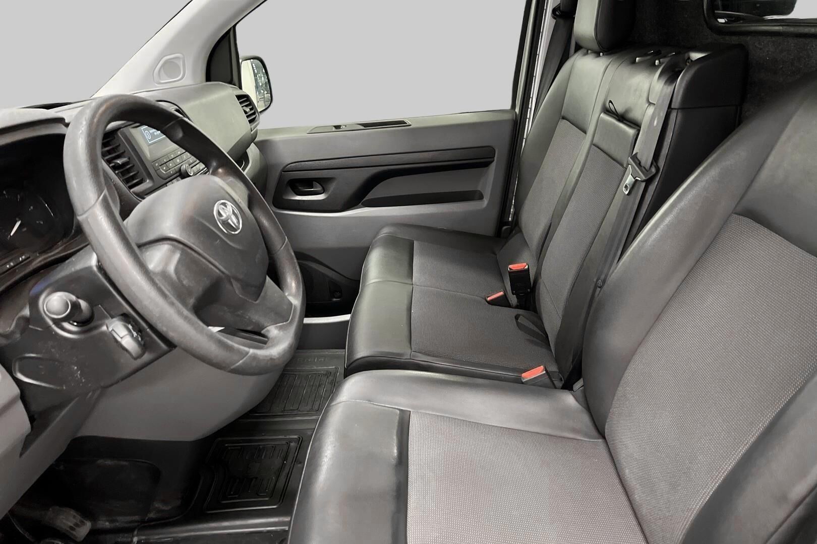 Toyota Proace iso kuva 8