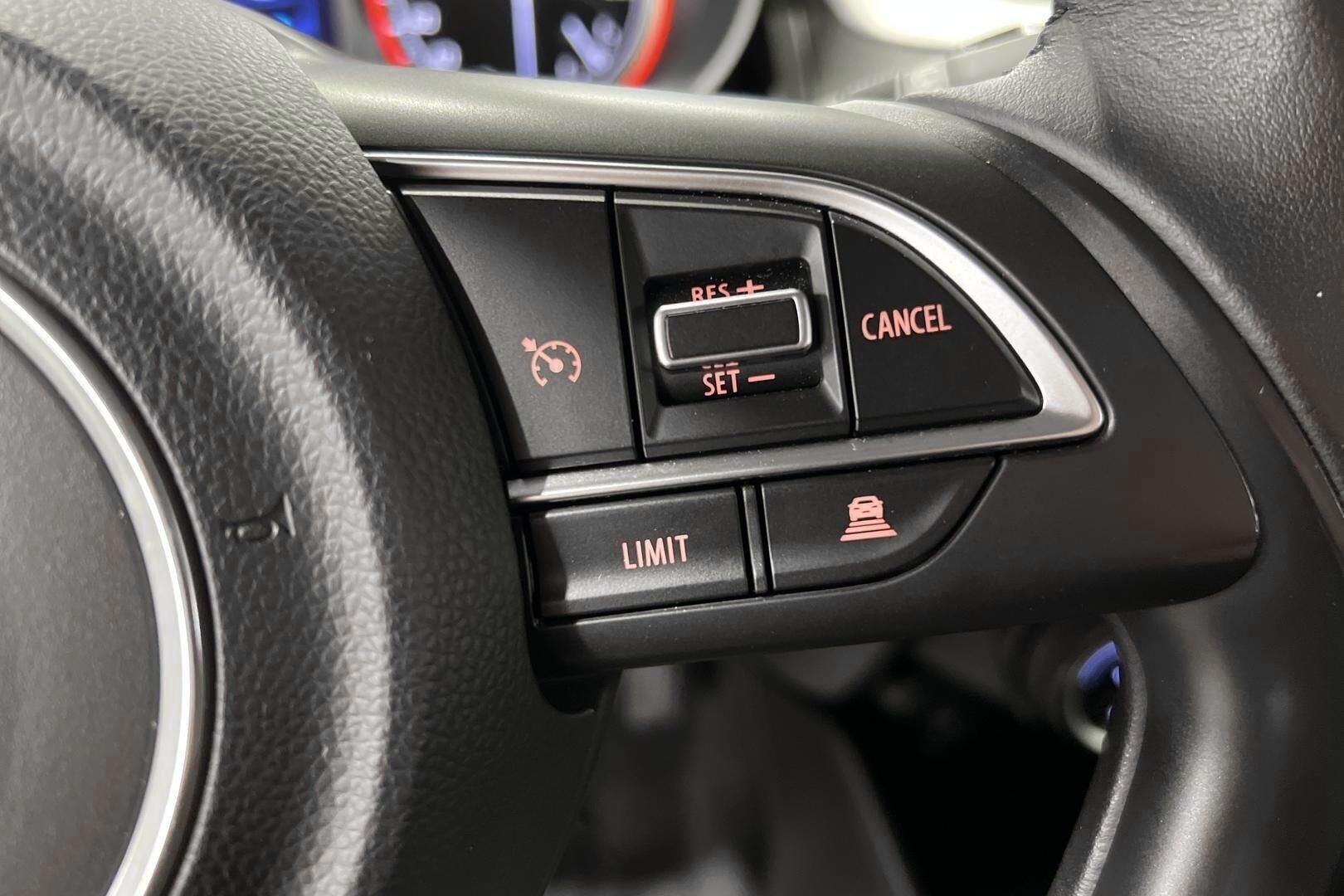 Suzuki Swift iso kuva 16