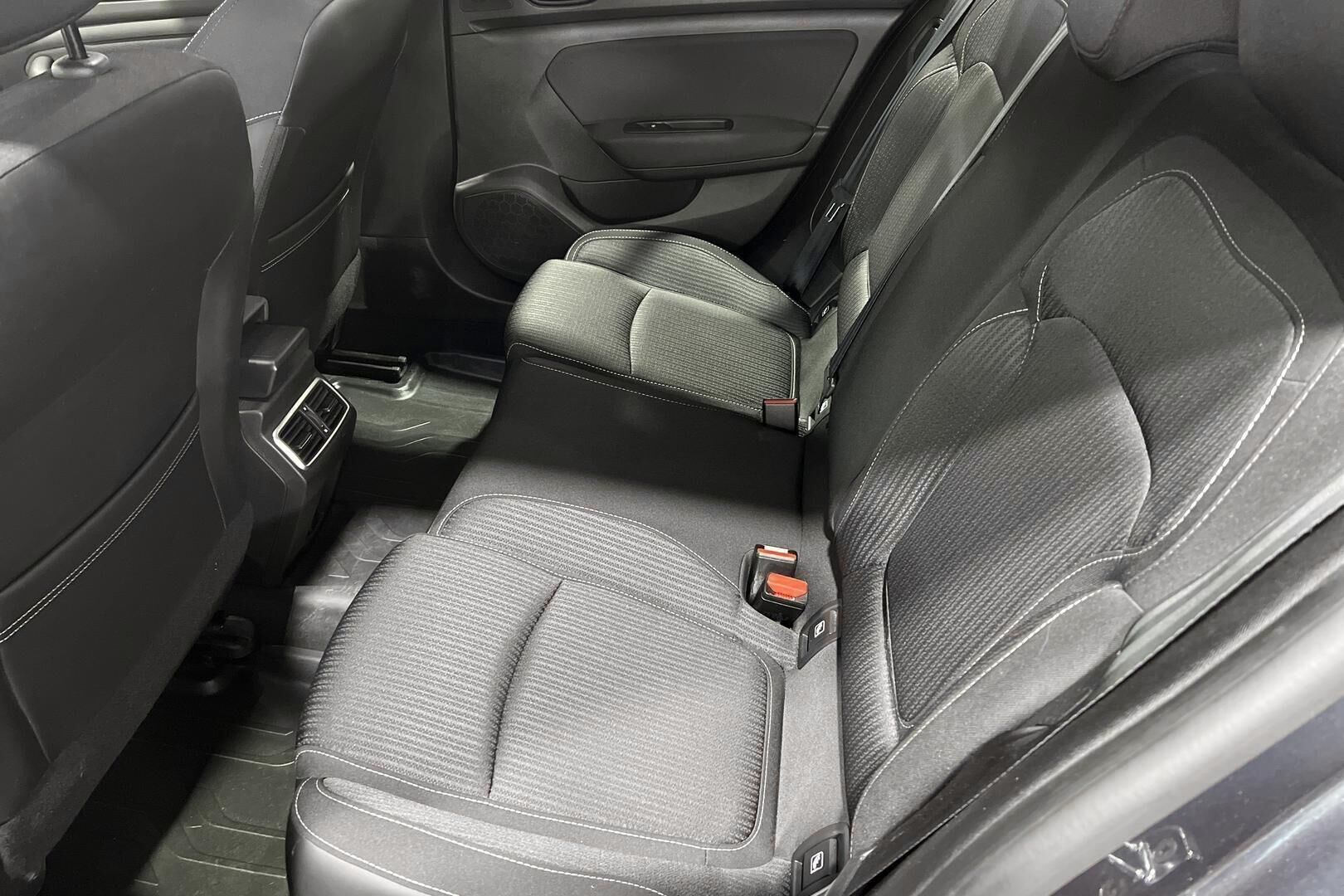 Renault Megane iso kuva 10