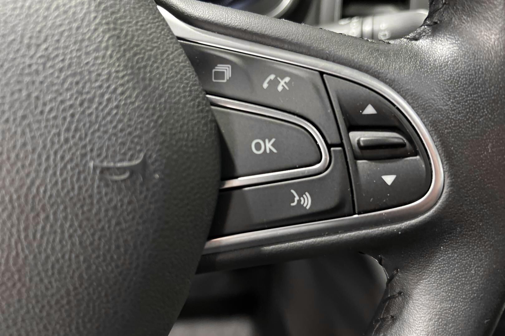 Renault Megane iso kuva 16