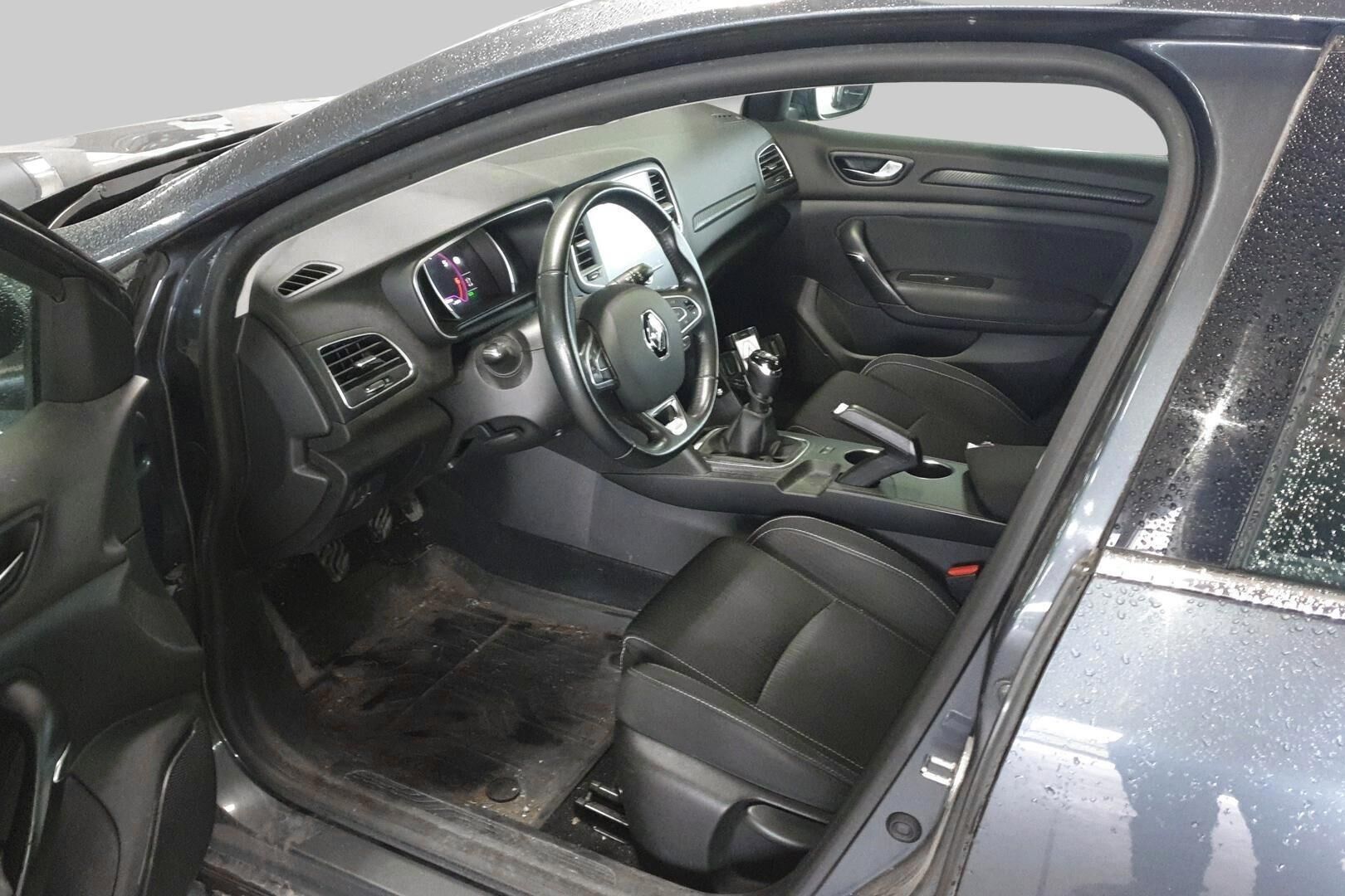Renault Megane iso kuva 2