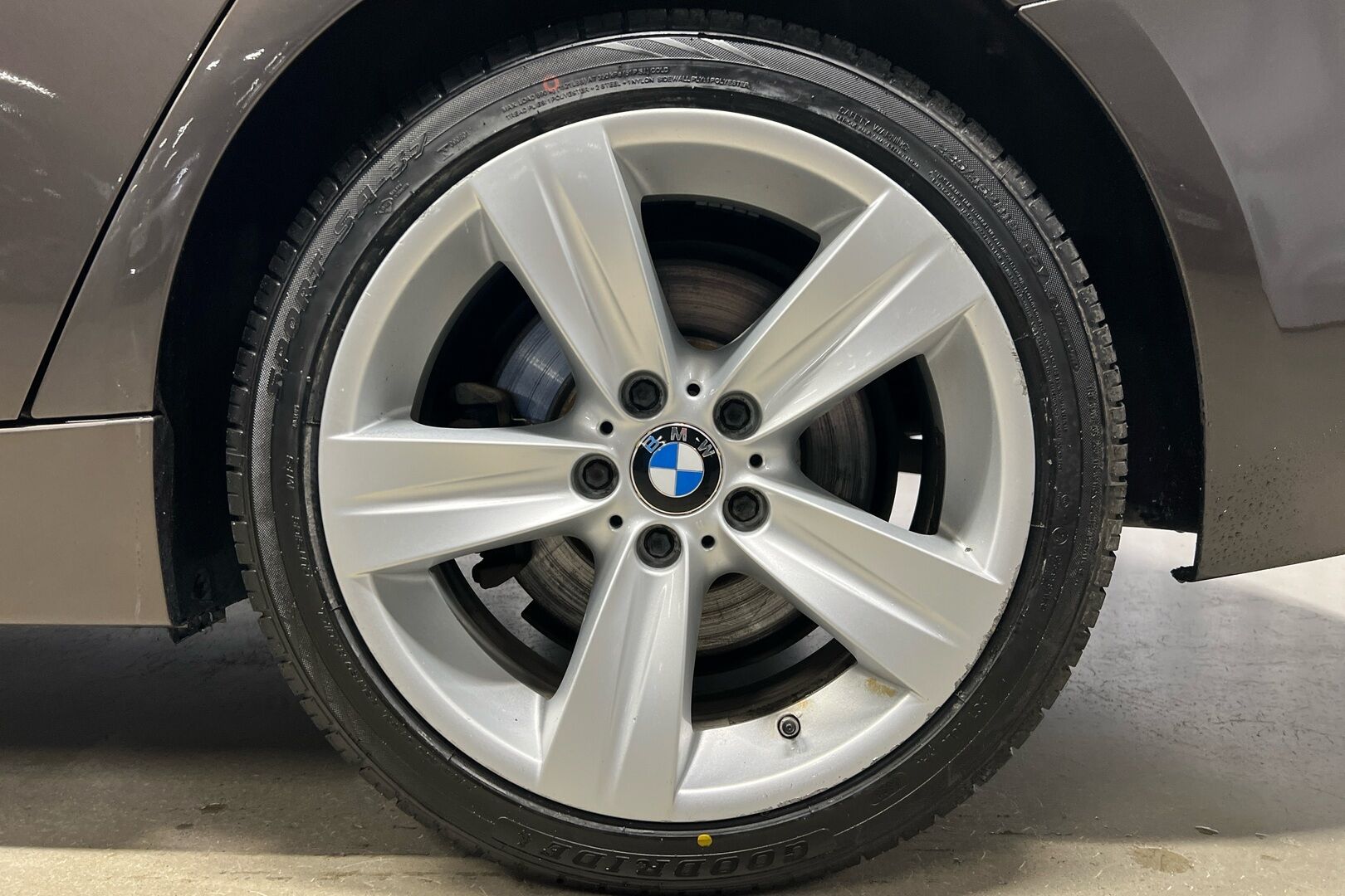 BMW 3-sarja iso kuva 10