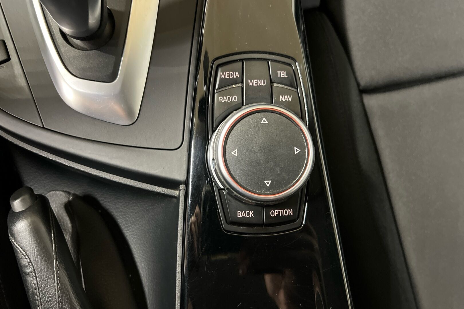 BMW 3-sarja iso kuva 14