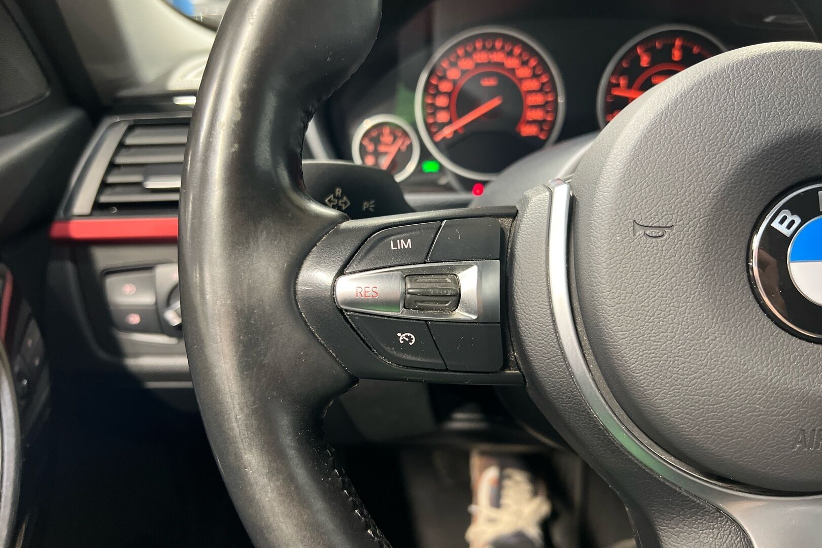 BMW 3-sarja iso kuva 15
