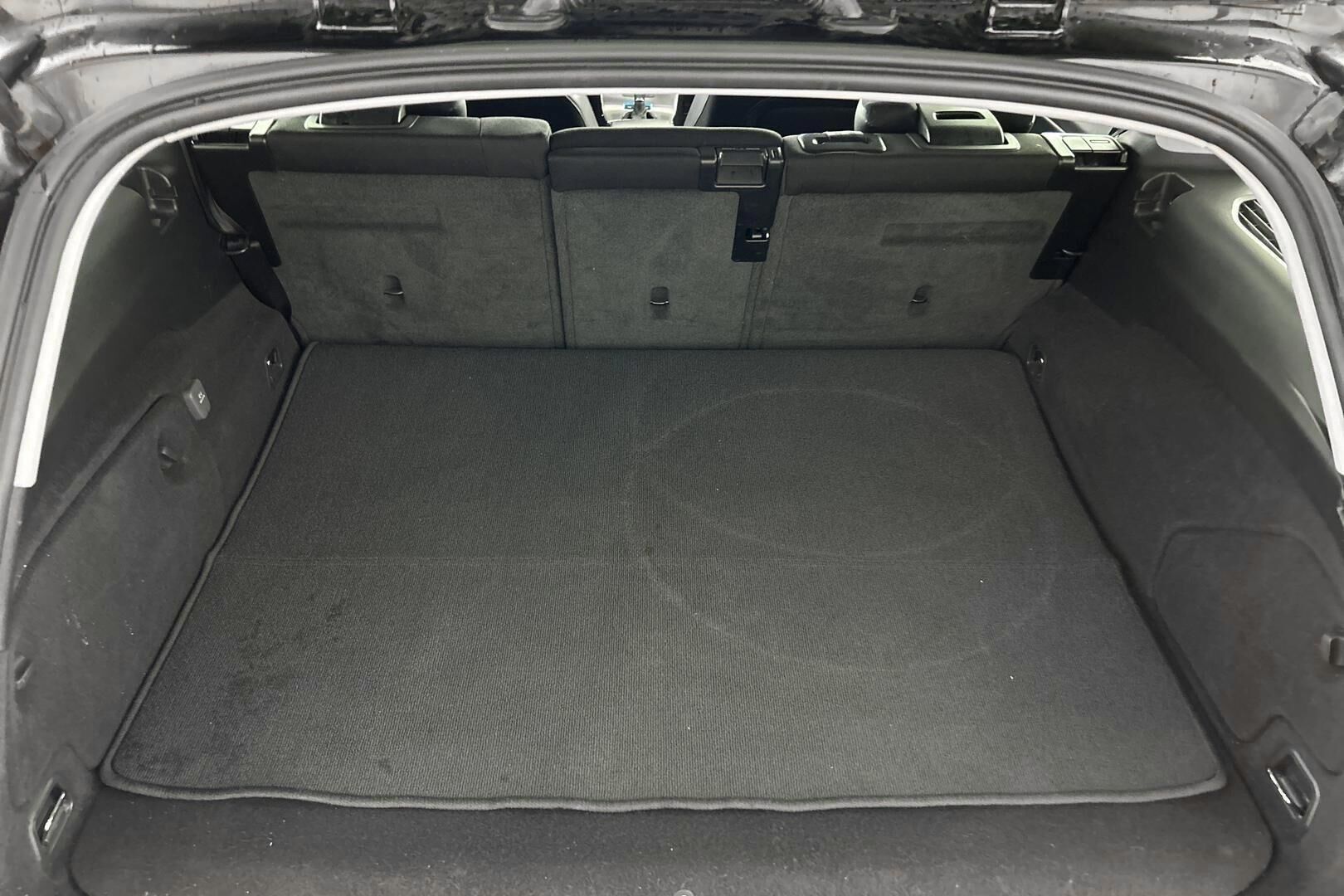 Volvo V60 iso kuva 11