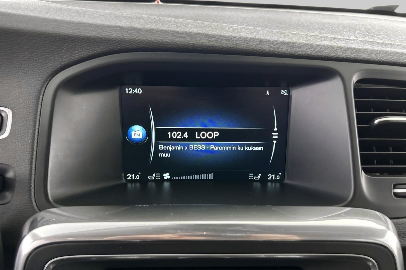 Volvo V60 iso kuva 14
