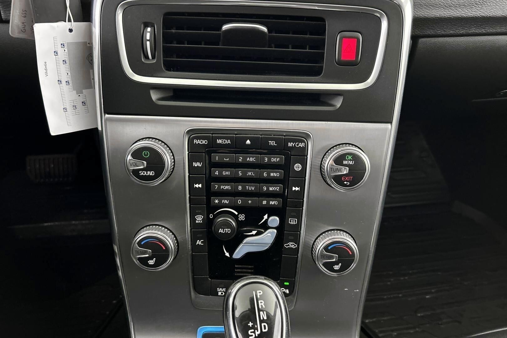 Volvo V60 iso kuva 16
