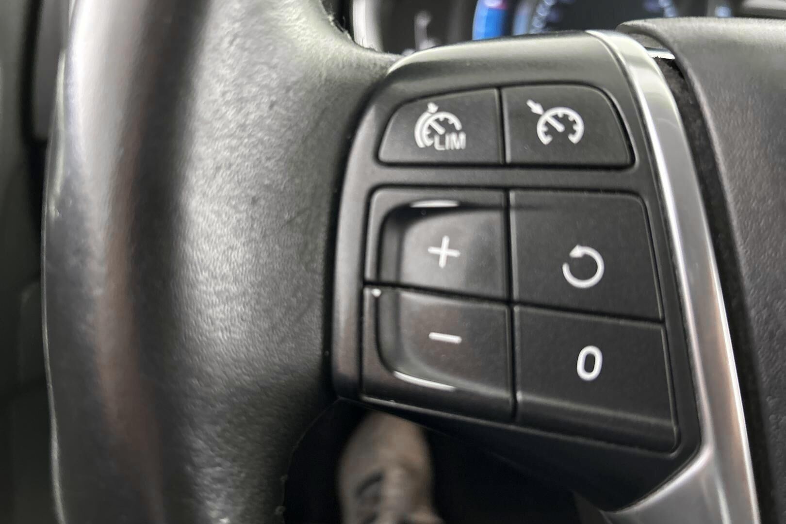 Volvo V60 iso kuva 19
