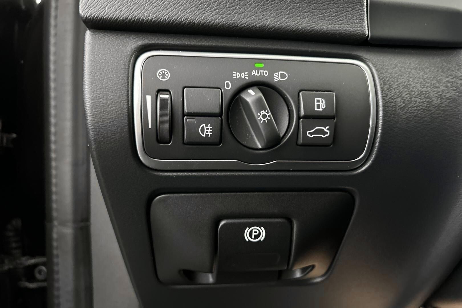 Volvo V60 iso kuva 20