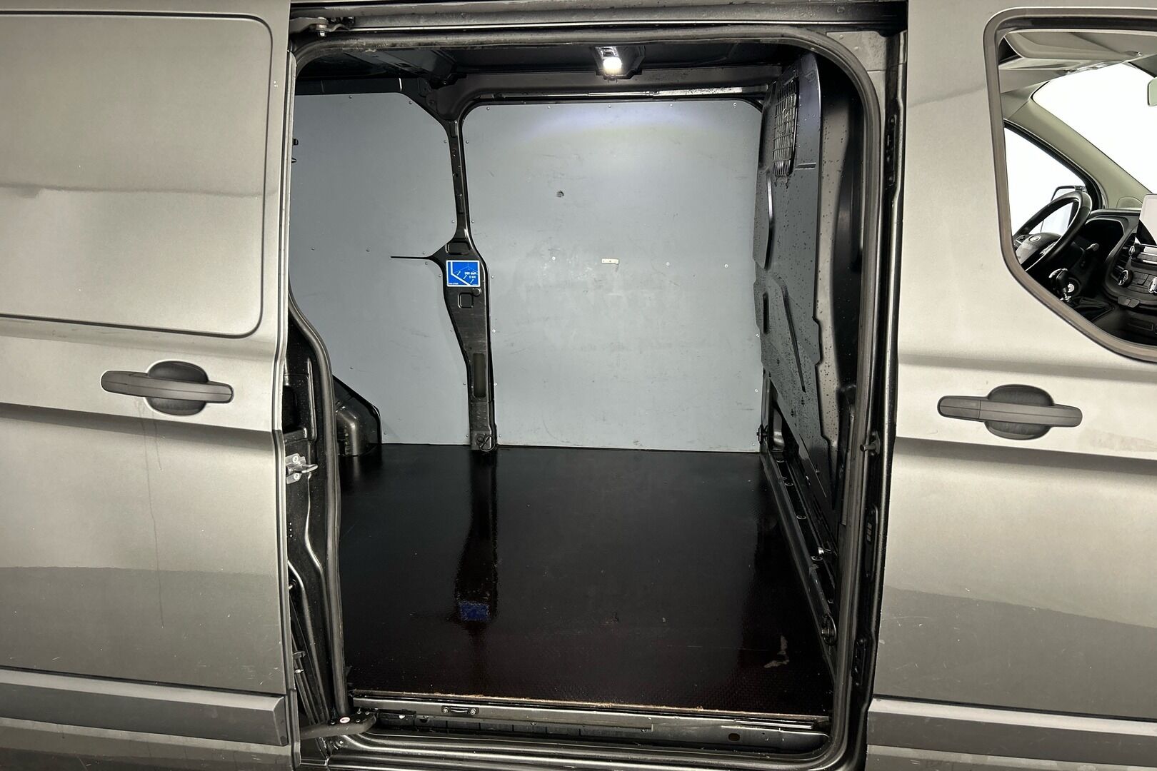 Ford Transit Custom iso kuva 25