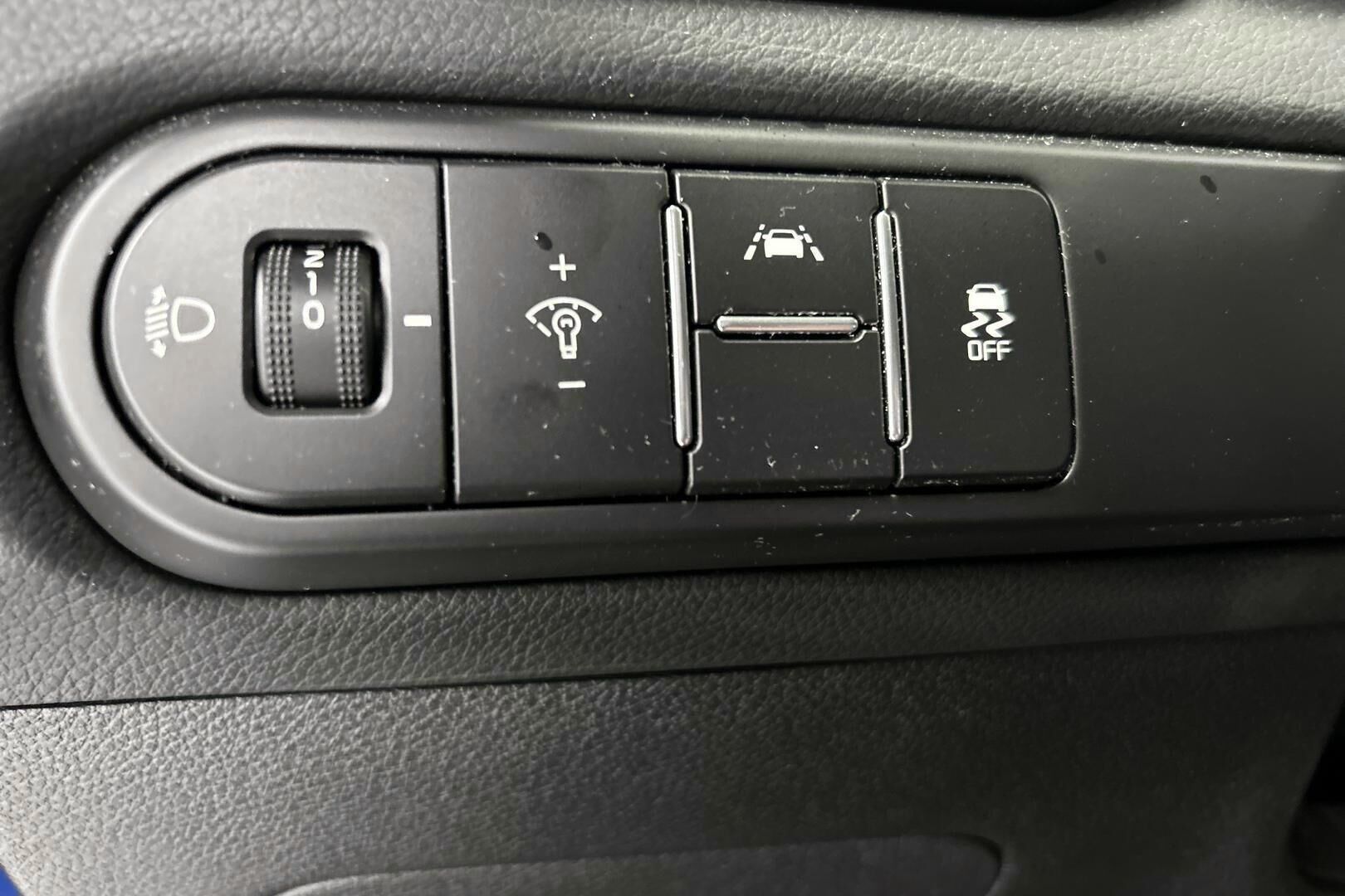 Kia Ceed iso kuva 20