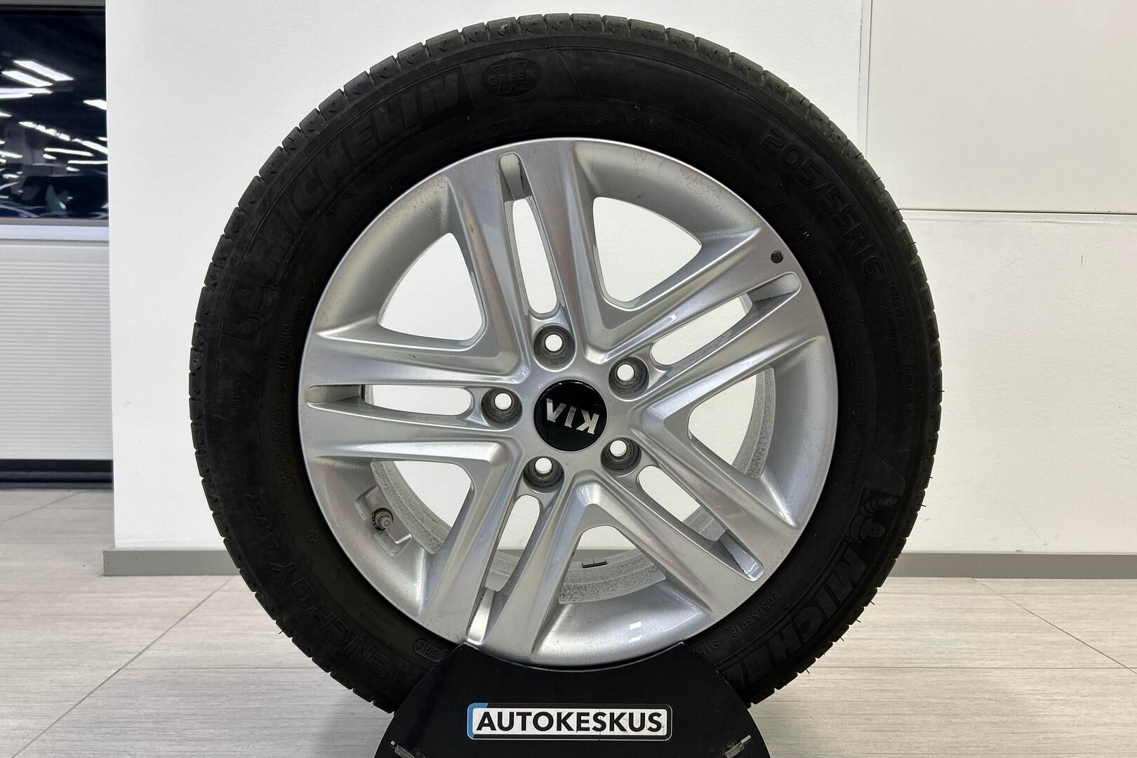 Kia Ceed iso kuva 26