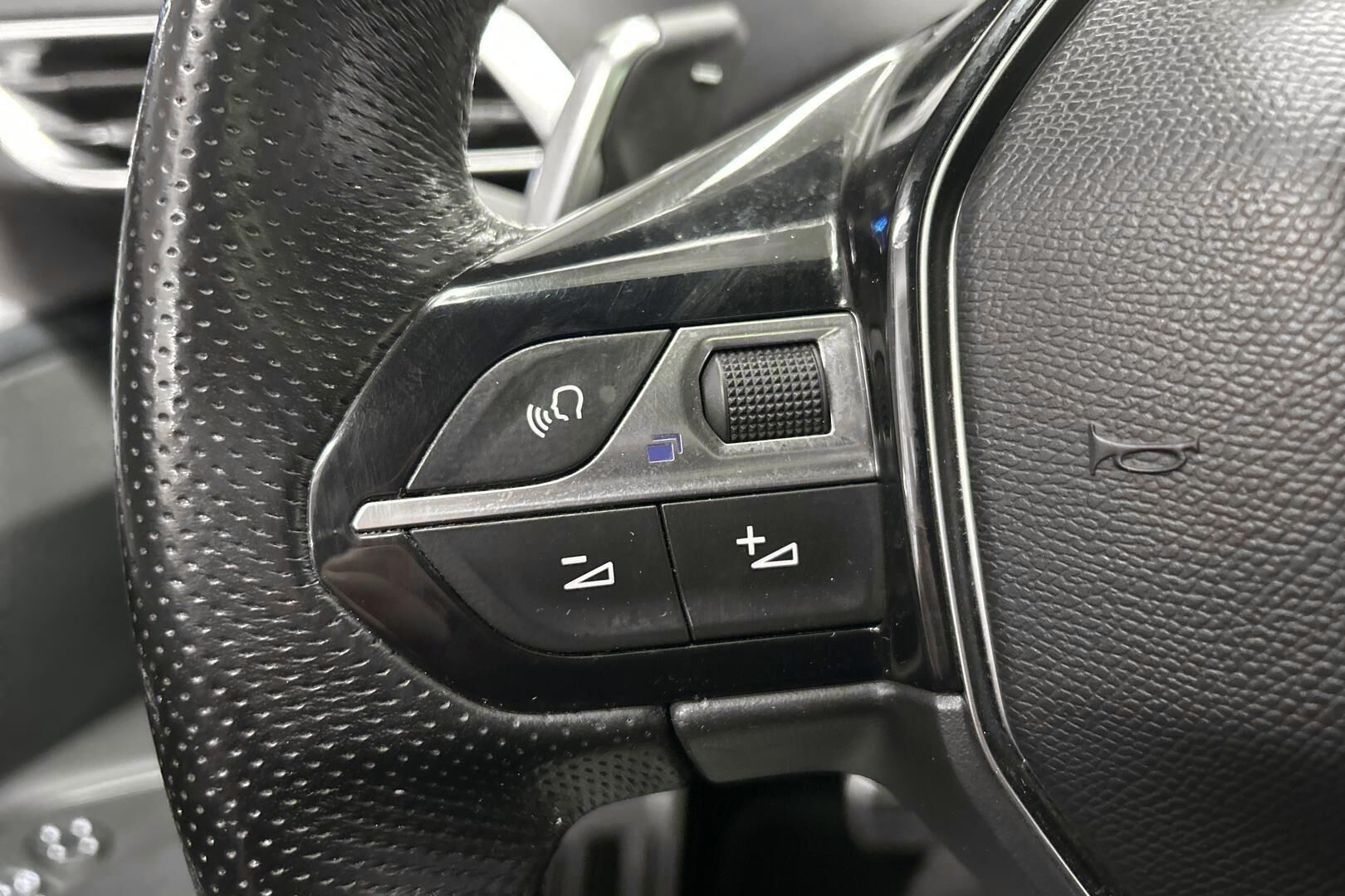 Peugeot 3008 iso kuva 14