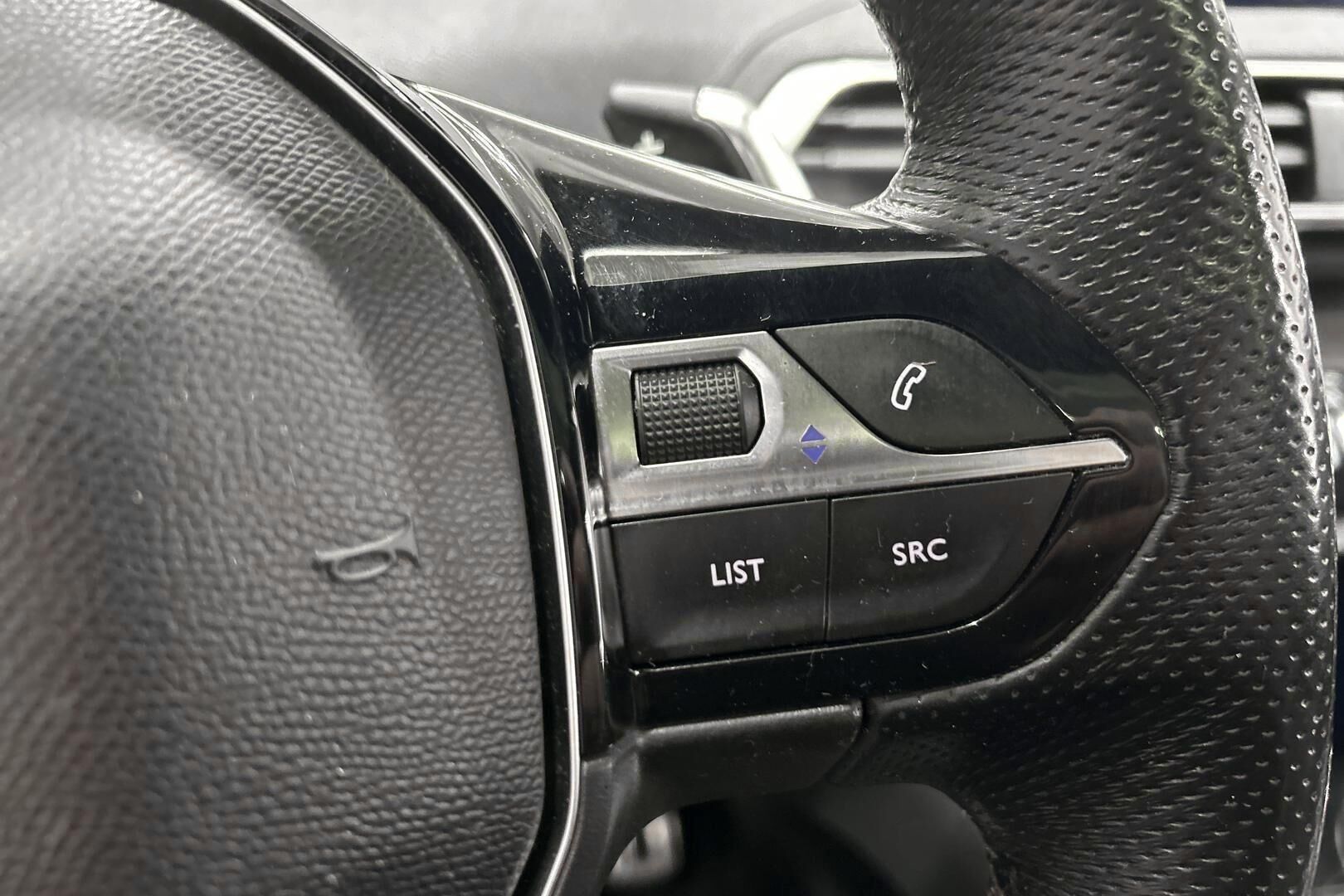 Peugeot 3008 iso kuva 15