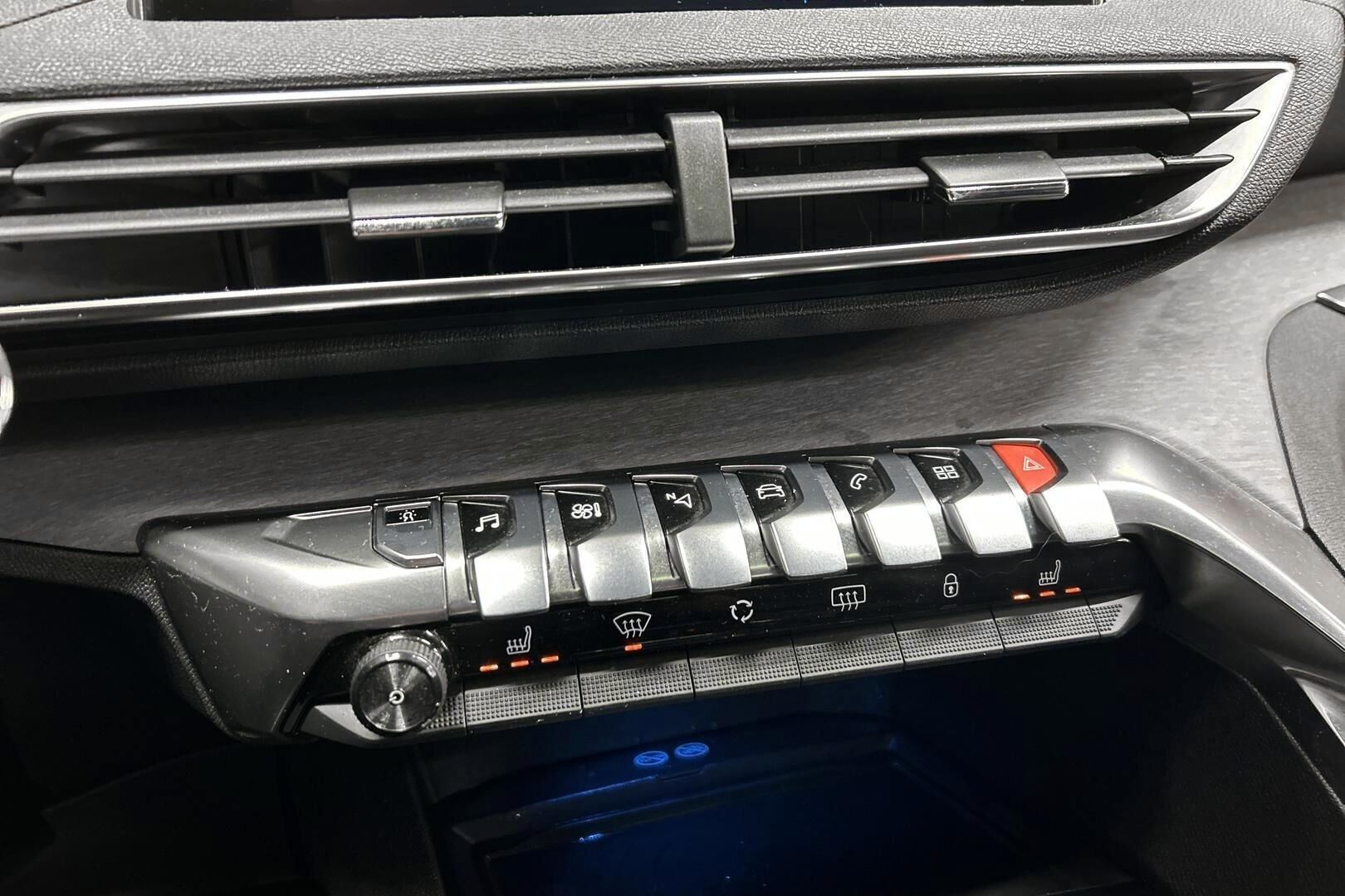 Peugeot 3008 iso kuva 18