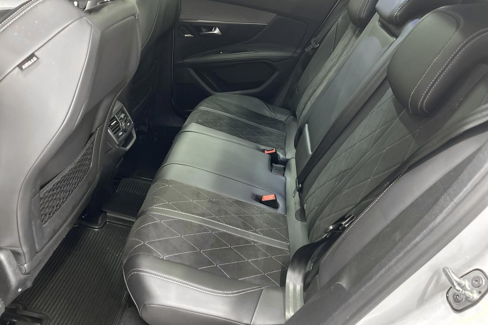 Peugeot 3008 iso kuva 9