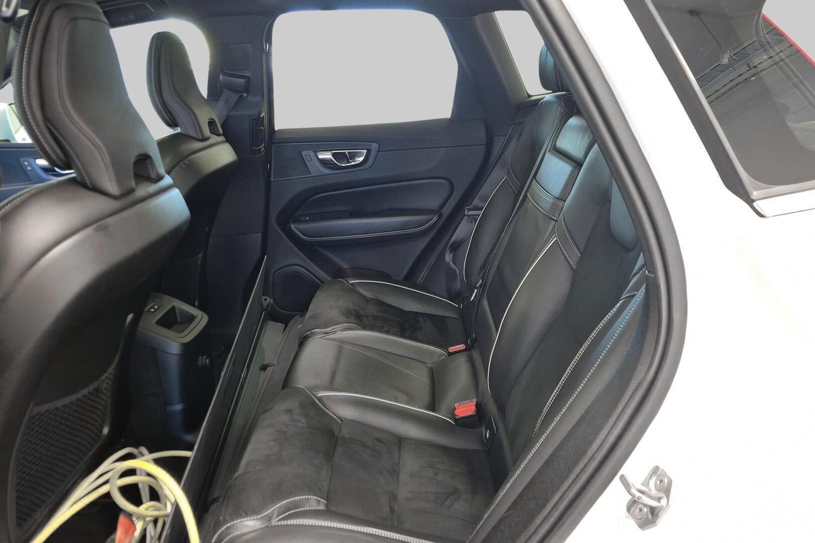 Volvo XC60 iso kuva 15