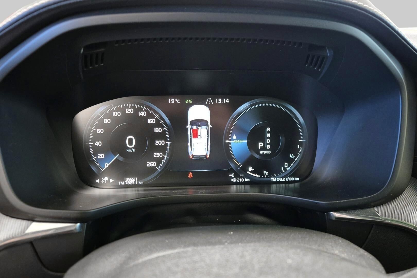 Volvo XC60 iso kuva 18
