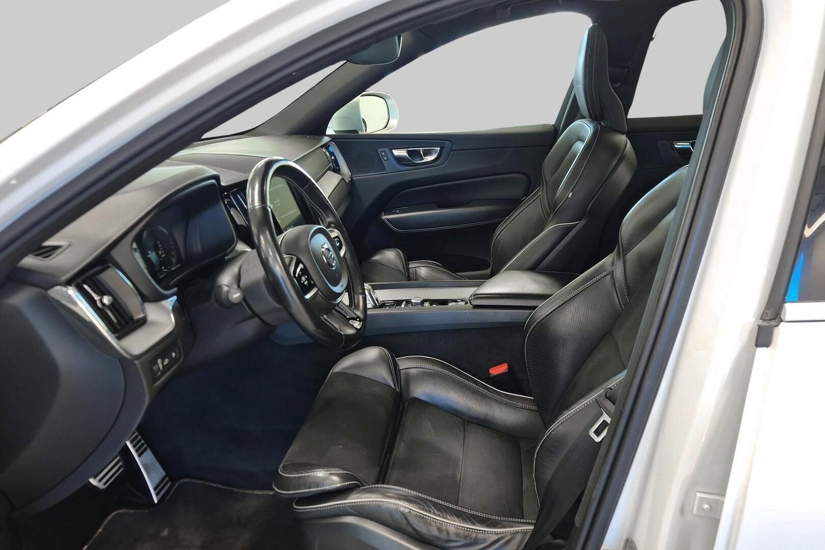 Volvo XC60 iso kuva 1