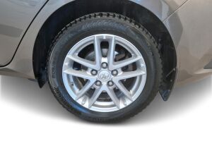 Toyota Auris esikatselu 21