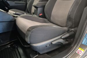 Toyota Auris esikatselu 16