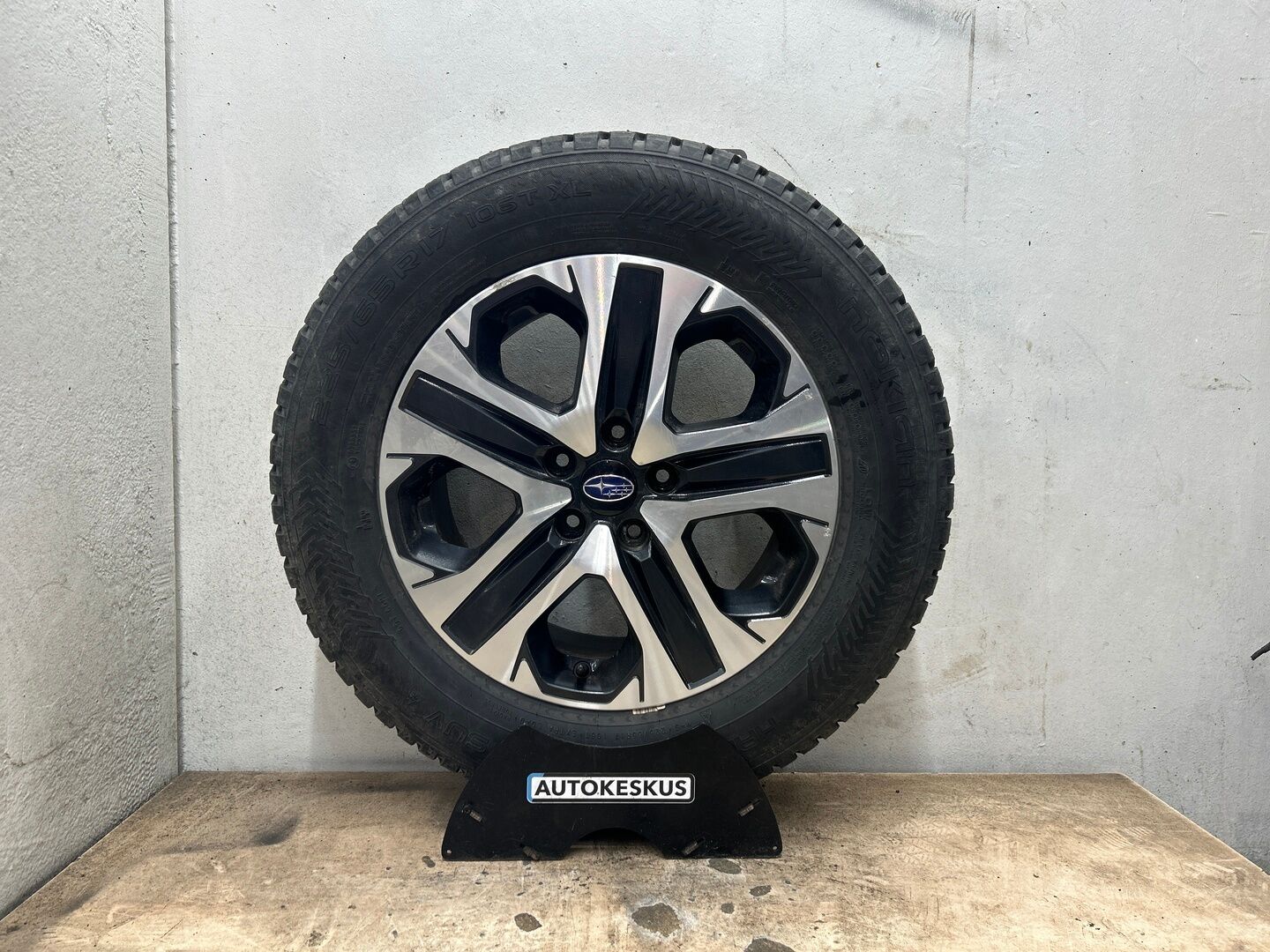 Subaru Outback iso kuva 17