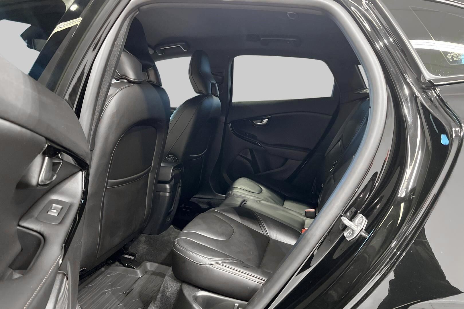 Volvo V40 Cross Country iso kuva 10
