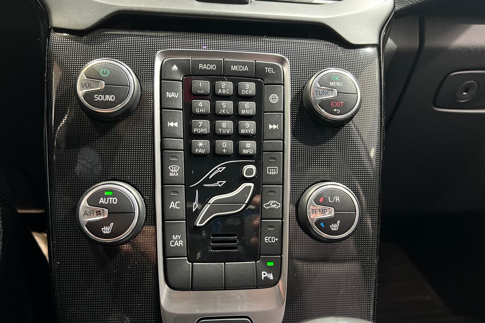 Volvo V40 Cross Country iso kuva 20