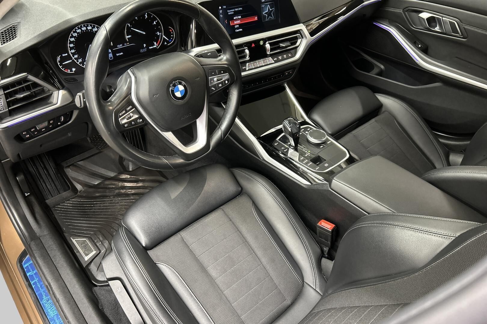 BMW 3-sarja iso kuva 12