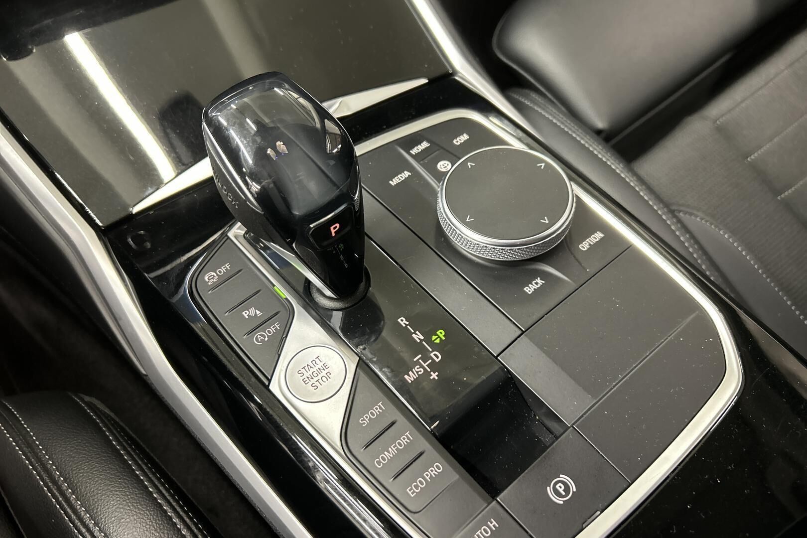 BMW 3-sarja iso kuva 15