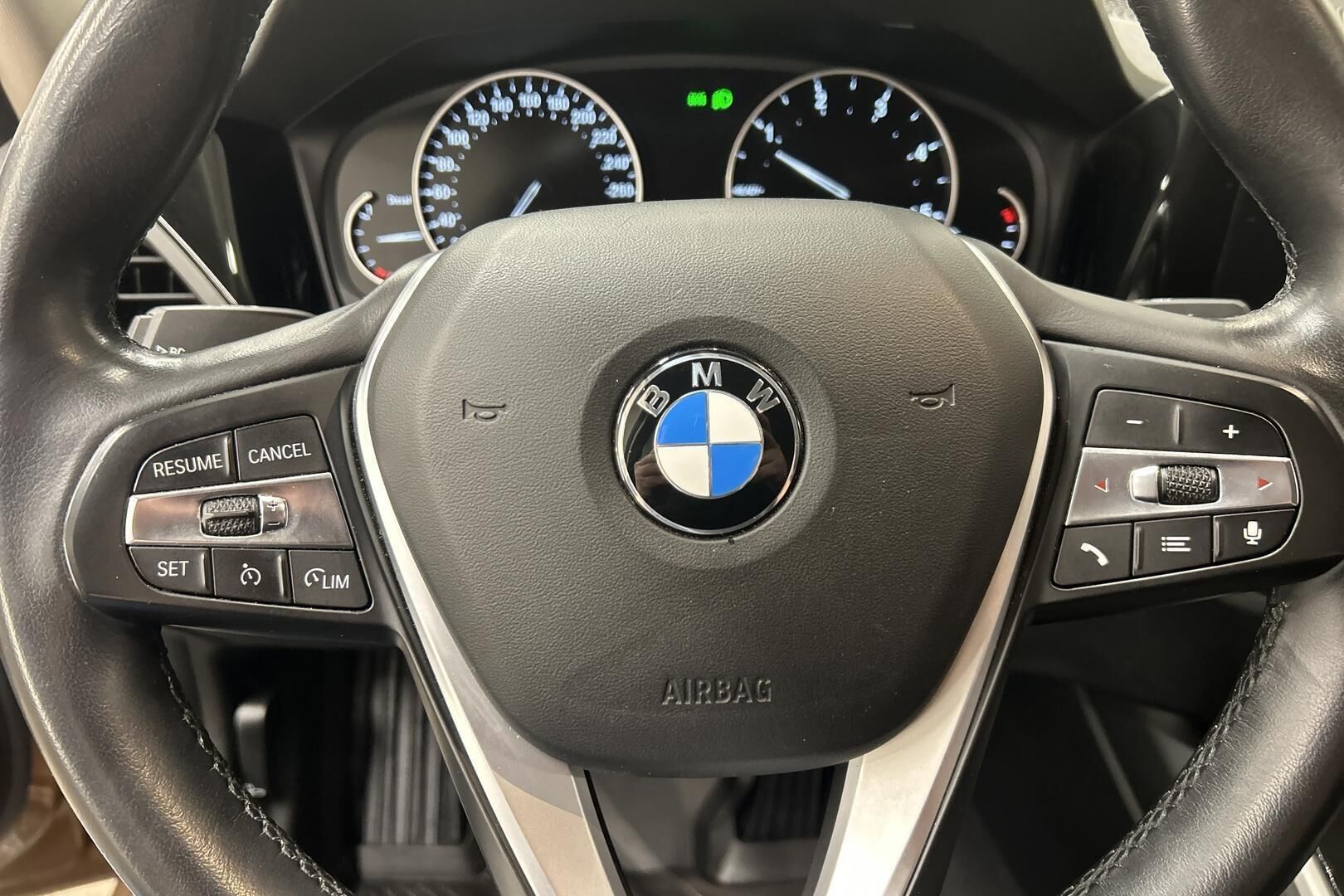 BMW 3-sarja iso kuva 8