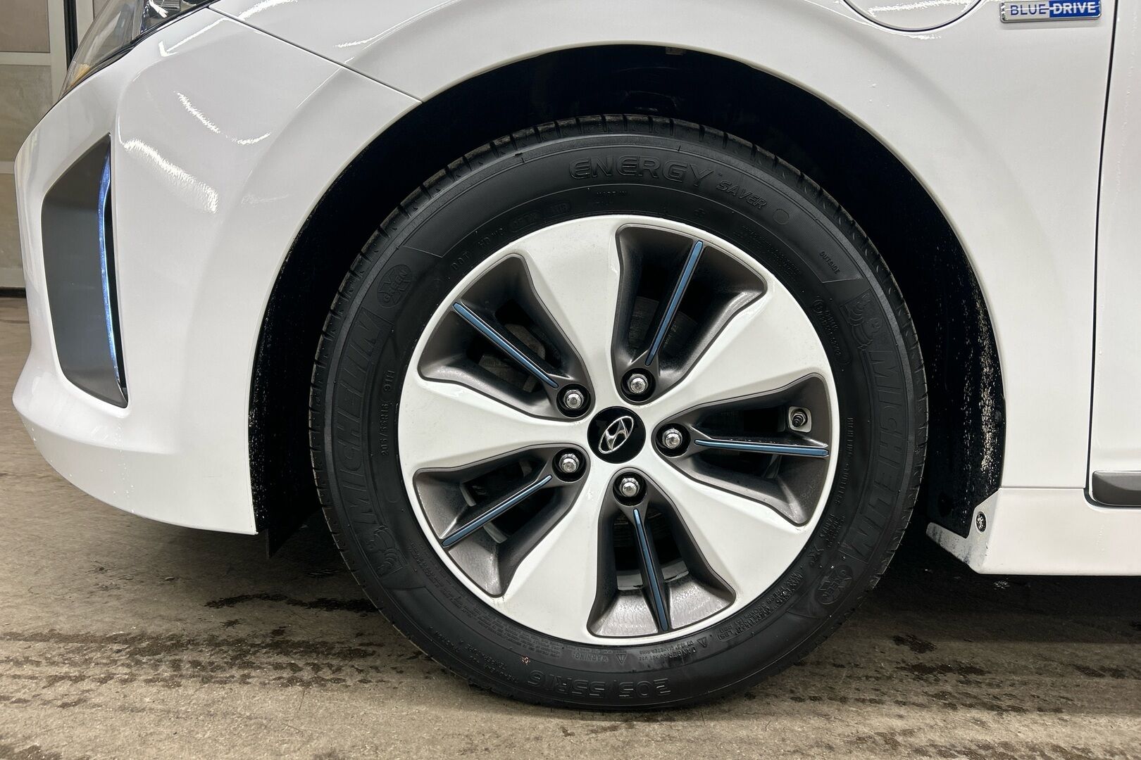 Hyundai IONIQ plug-in iso kuva 10