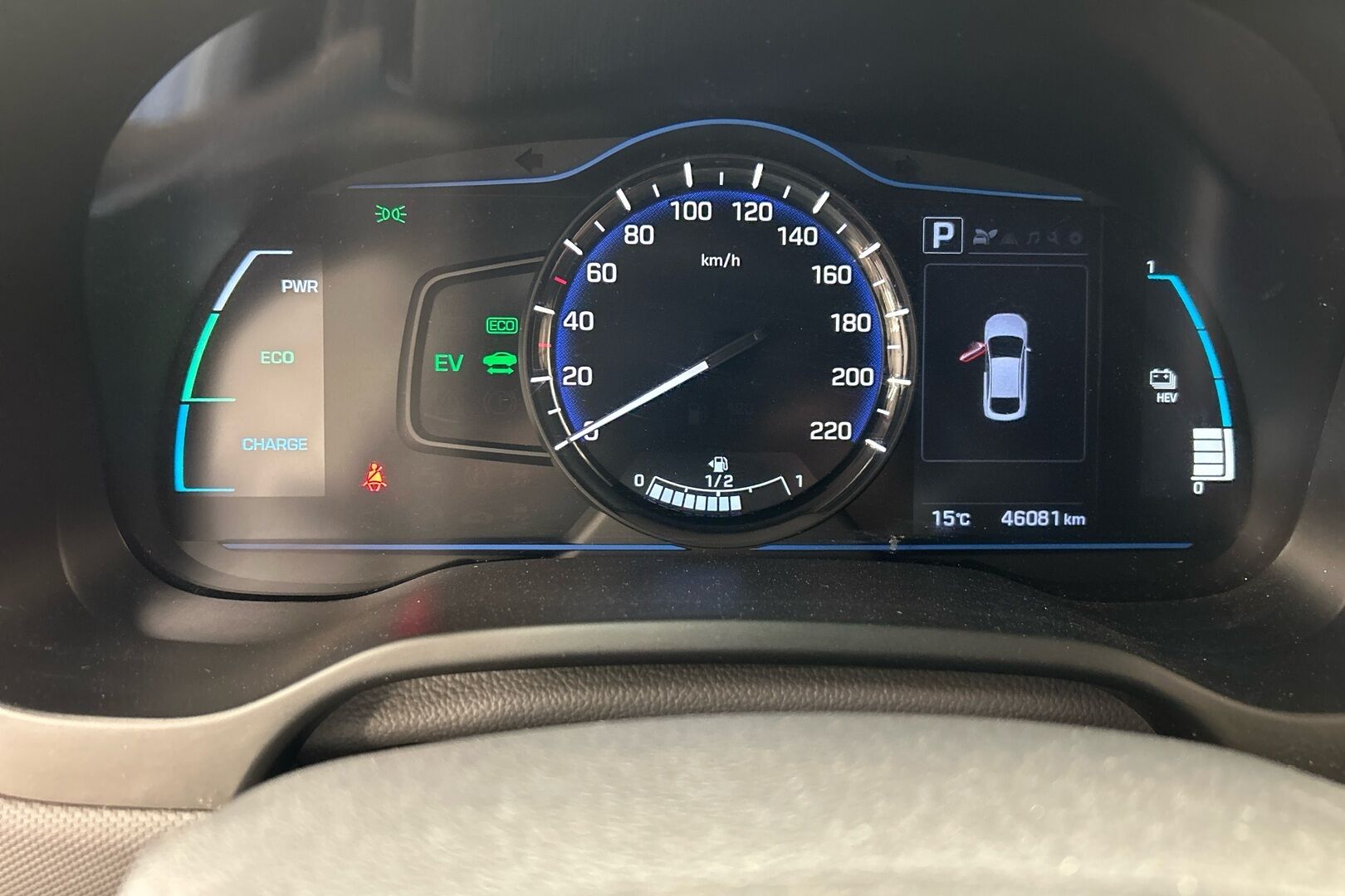 Hyundai IONIQ plug-in iso kuva 15
