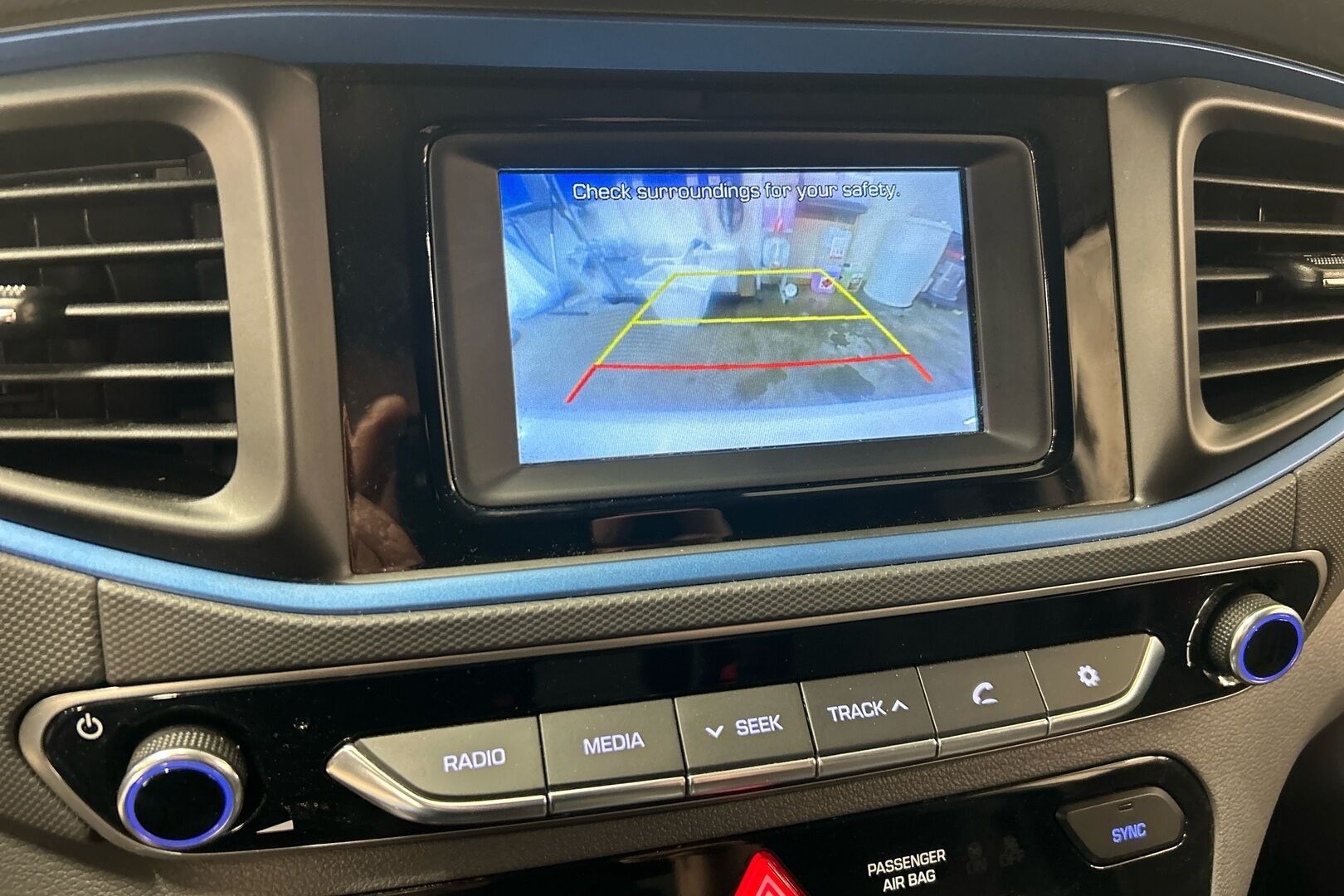 Hyundai IONIQ plug-in iso kuva 18