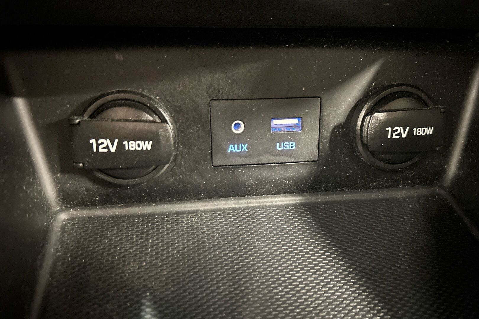 Hyundai IONIQ plug-in iso kuva 20