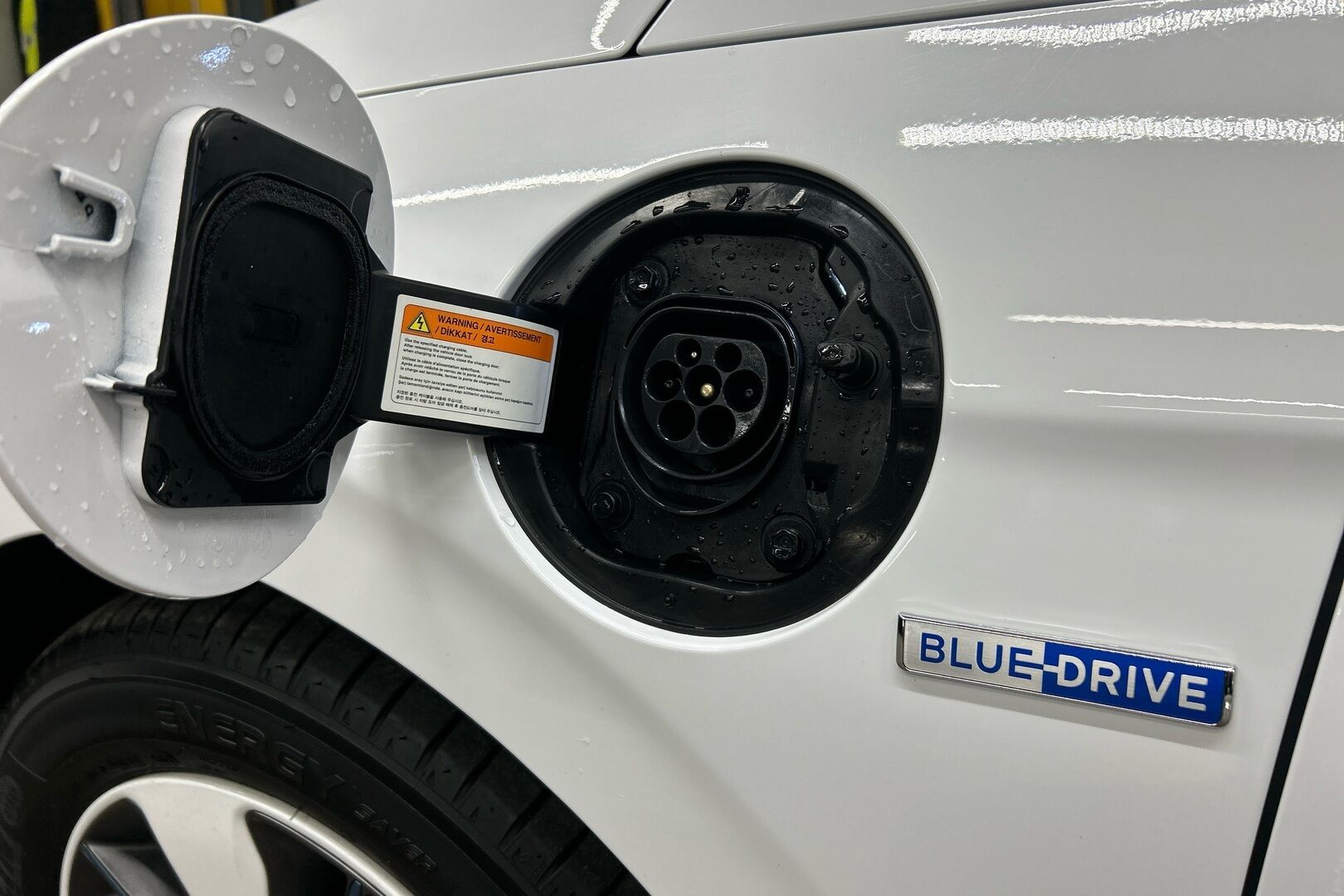 Hyundai IONIQ plug-in iso kuva 21