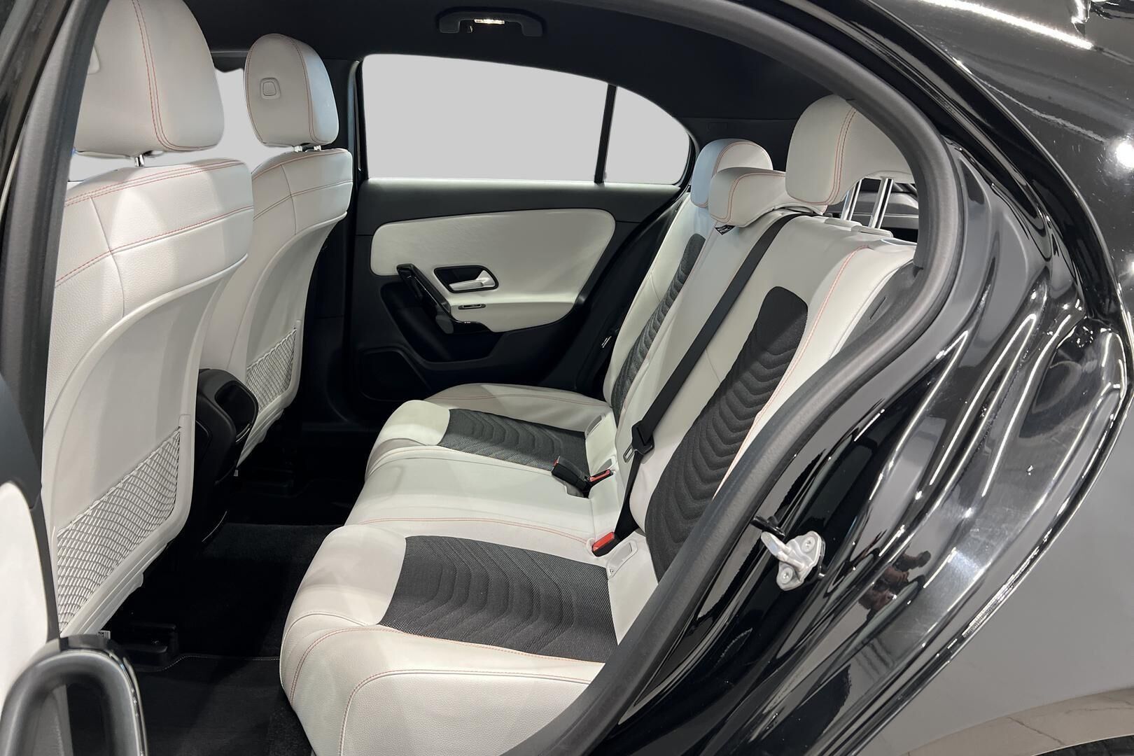 Mercedes-Benz A iso kuva 10