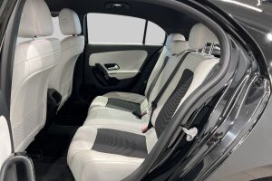 Mercedes-Benz A esikatselu 10