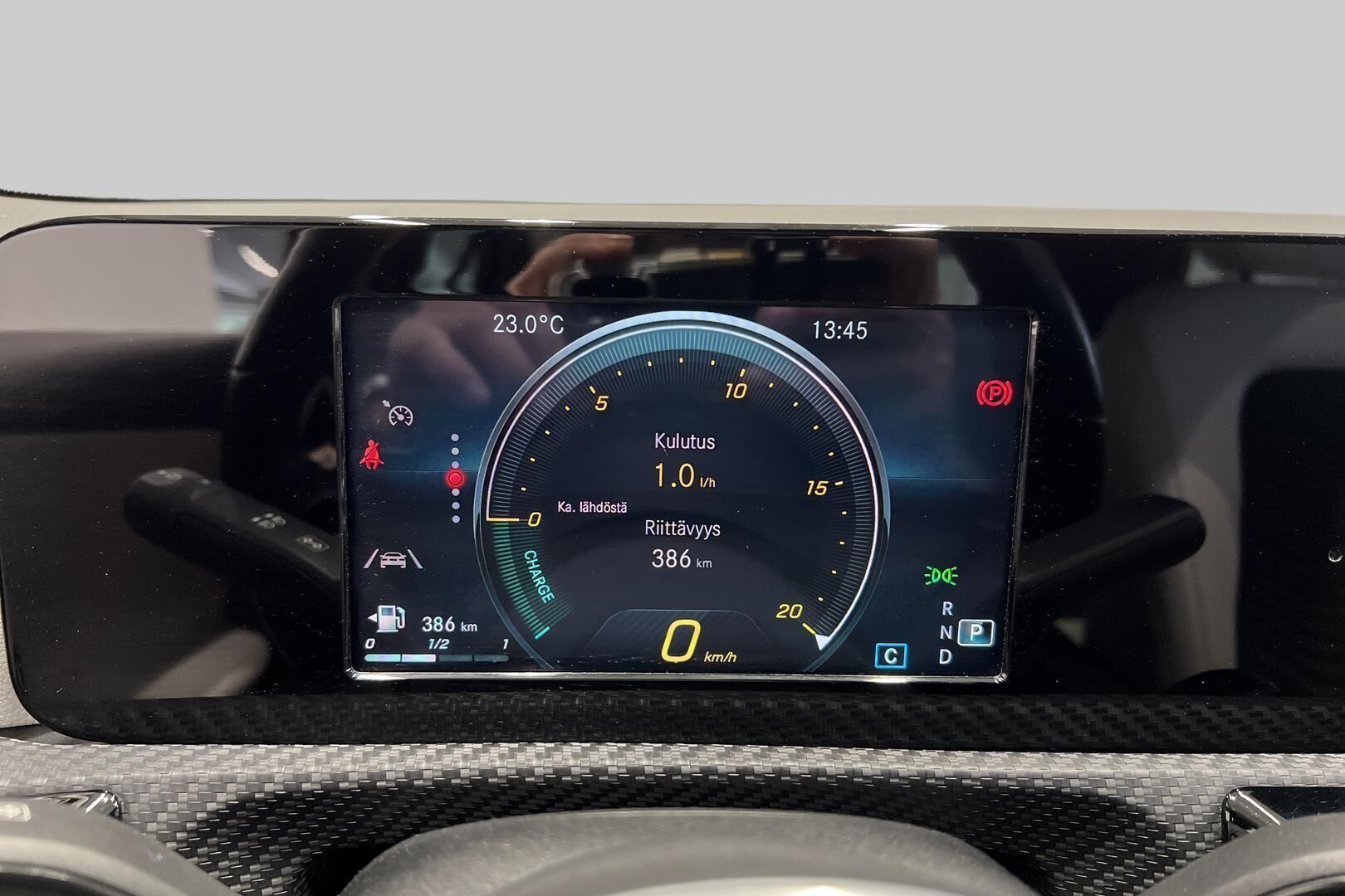 Mercedes-Benz A iso kuva 14