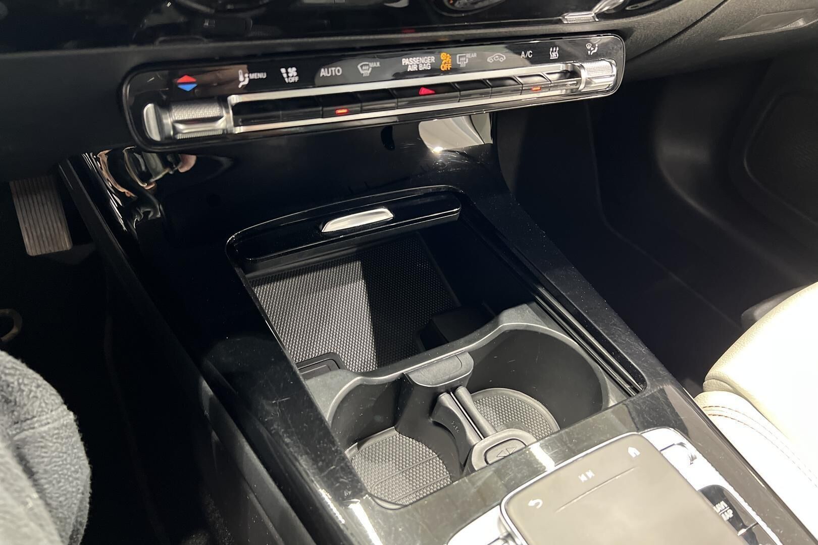 Mercedes-Benz A iso kuva 23