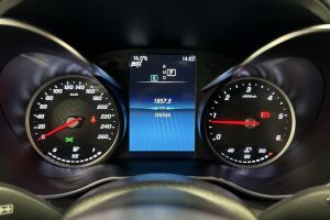 Mercedes-Benz C esikatselu 16